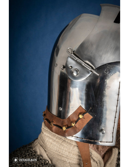 Bacinete medieval en acero con...