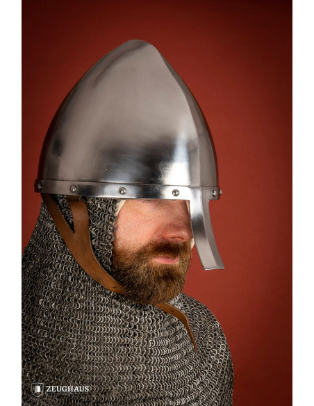 Casco frigio con protección nasal,...