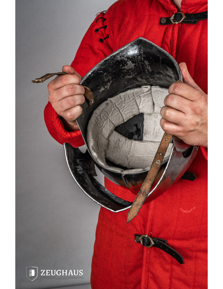 Schweizer Renaissance-Helm im...