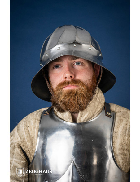 Burgundy Ketelhelm, gepolijst staal...