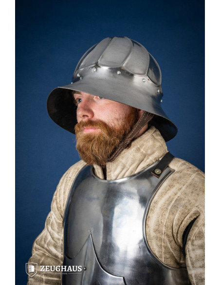 Burgundy Ketelhelm, gepolijst staal...