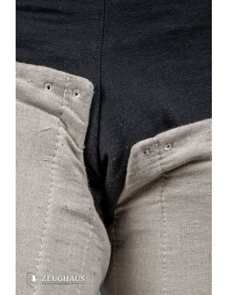 Middelalderlige bomuldspolstrede ben,...