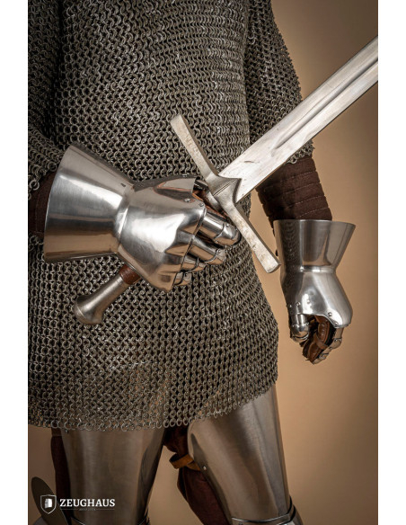 Middelalderhandsker af poleret stål...