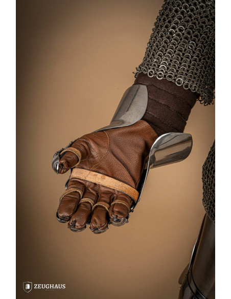 Middeleeuwse gepolijste stalen...