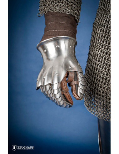 Middeleeuwse gepolijste stalen handschoenen jaar 1350-1415, (1,6 mm.)