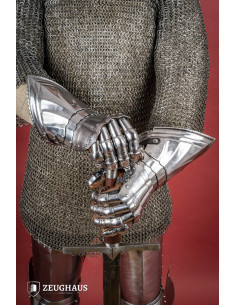 Deutsche mittelalterliche Panzerhandschuhe aus poliertem... 2