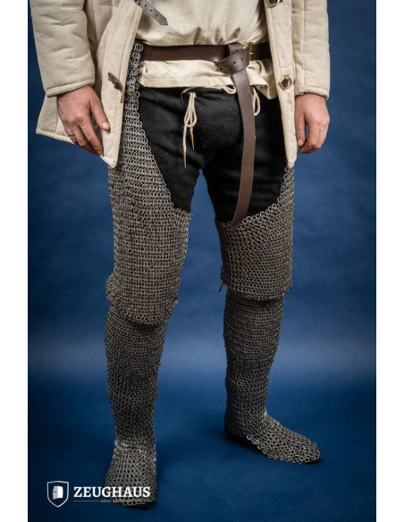 Piernas medievales cota de malla...