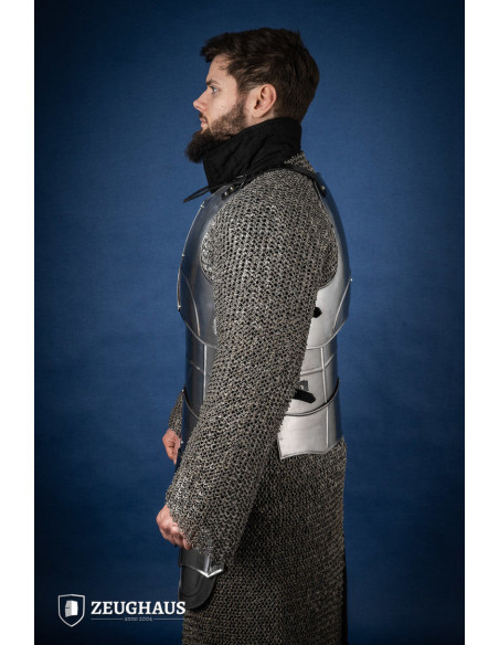 Mittelalterlicher Kürass mit Riemen,...