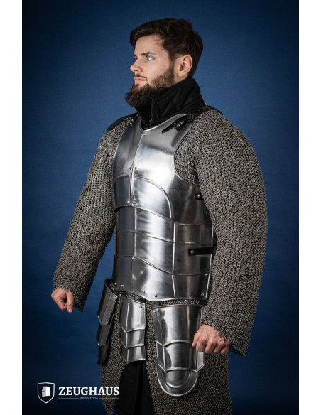 Mittelalterlicher Kürass mit Riemen,...