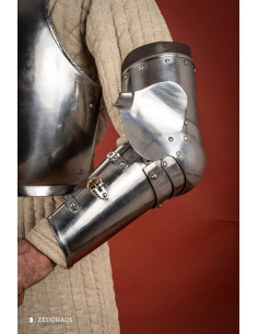 Mittelalterliche Waffen, Jahre 1390-1450, polierter Stahl...