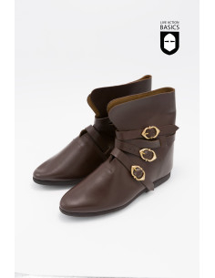 Mittelalterliche hohe Stiefel mit seitlichem...
