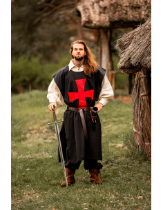 Zwarte wapenrok met rood Tempelierskruis