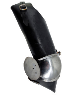 Mittelalterliche Beine aus Leder und Stahl – renoviert 2