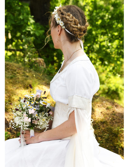 Hochzeitskleid im mittelalterlichen...