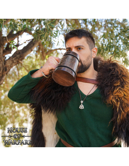 Krug aus Stahl und Holz, Pirat der...