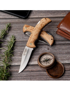 Jagtkniv i krøllet birk, klinge 9,5 cm.