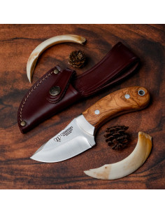 Skindekniv med olivengreb, klinge 7,5 cm.