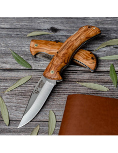 Olivenskaft jagtkniv, klinge 9,5 cm.