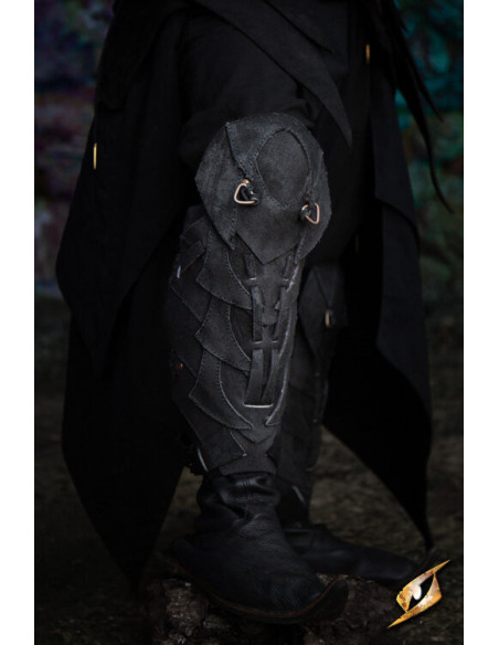 Grebas en piel de ante del guerrero... Grebas en piel de ante del guerrero...