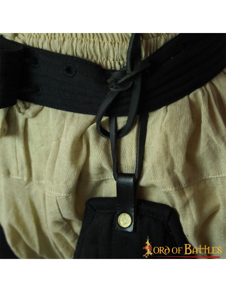 Middeleeuwse gewatteerde riem met...