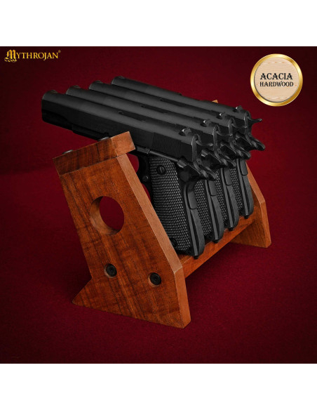 Middelalderlig våbenstander i træ