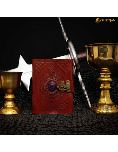 Diario medieval de cuero hecho a mano con relieves 2
