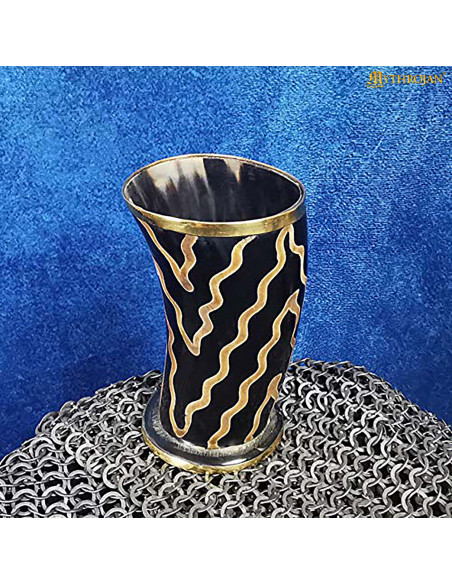 Authentisches Schnapsglas aus Horn...