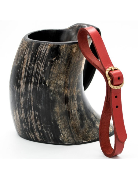Jarra medieval para beber con correa...