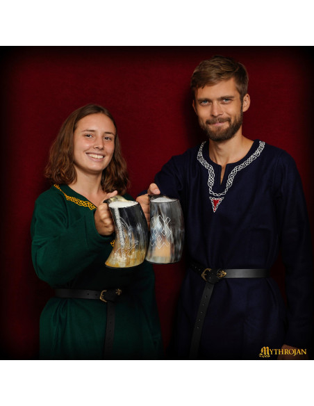 Jarra medieval para beber diseño...