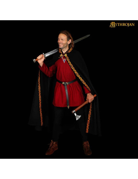 Capa medieval en lana con bordes...