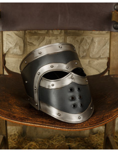 Middeleeuwse helm van zwart staal model Edward 2