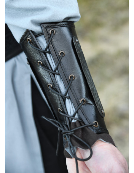 Middeleeuws leren armband model...