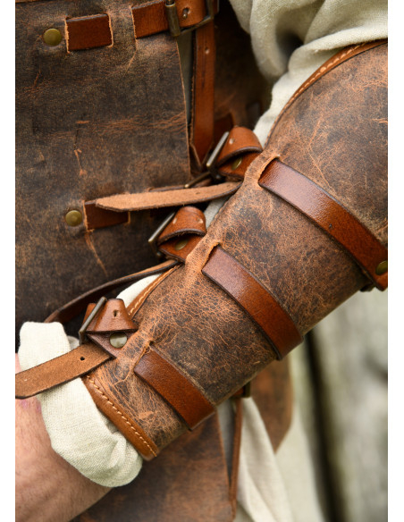 Middeleeuwse leren armband model... Middeleeuwse leren armband model...
