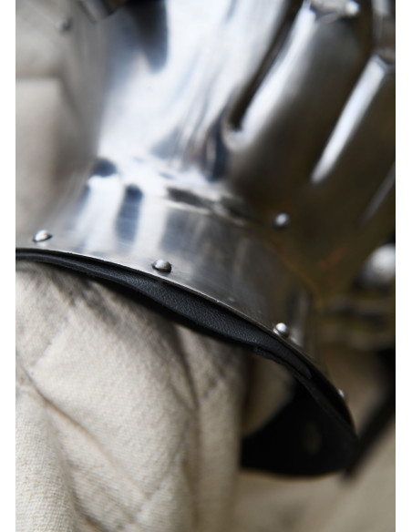 Middelalderlige handsker fra det 14....