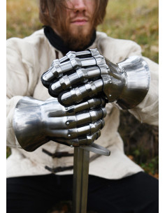 Mittelalterliche Handschuhe des 14. Jahrhunderts. Sanduhr 2