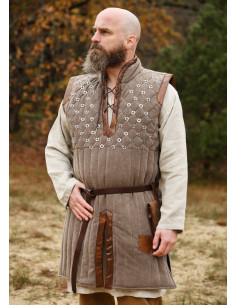 Middel-eeuwse zonder mouwen versierde gambeson, kleur bruin