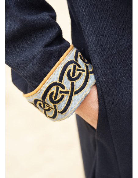 Vikingischer, bestickter Mantel...