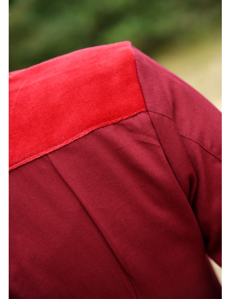 Langes mittelalterliches Kleid Modell...