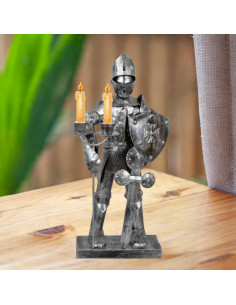 Mittelalterlicher Templerkrieger mit Kerzenhalter 2
