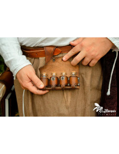 Ledertasche für den Gürtel mit 4 magischen Tränken 2