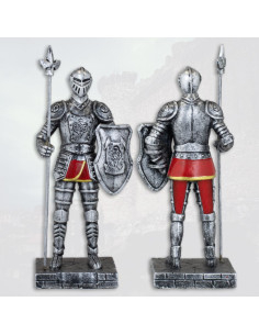 Resin figur af middelalderkriger med lanse (12 cm.)