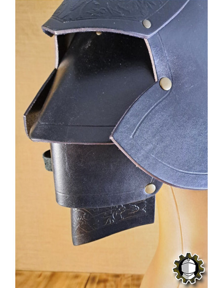 Middelalderlige skulderbeskyttere i...