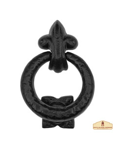 Mittelalterliche Türklopfer mit Ring aus Schmiedeeisen...