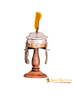 Romeinse minihelm met pluim en houten standaard 2