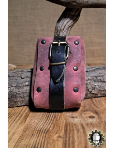 Middeleeuwse tas van rood leer, model Adam