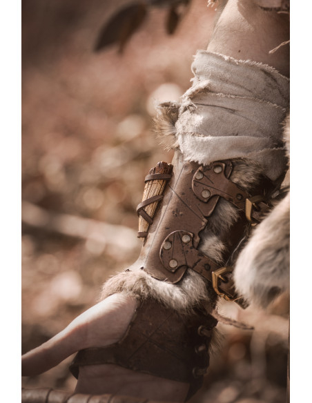 Berserker-Model, braune Armschützer