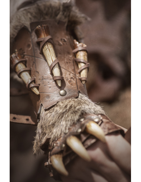 Berserker-Model, braune Armschützer