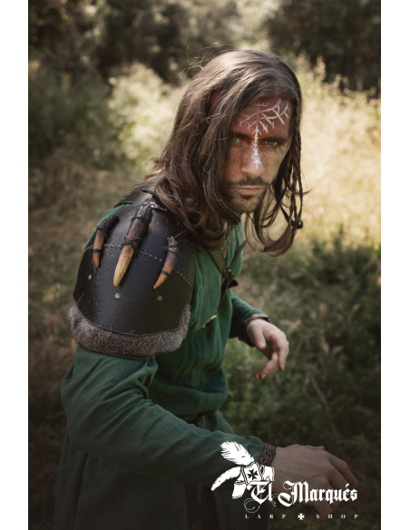 Kleine leren schouderkap model Berseker