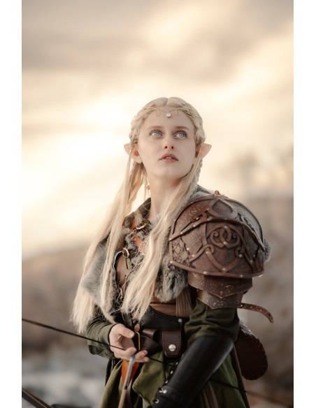 Nordisk skulderbeskytter i læder...