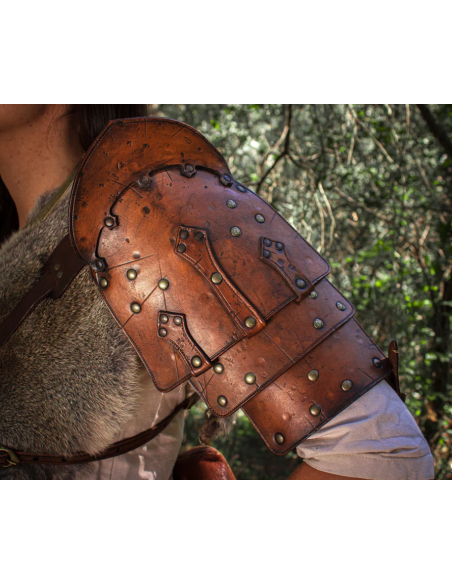 Læder skulderbeskytter i slidte model...